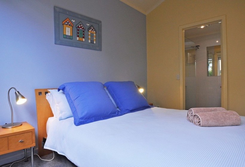 The Sails 8  Linen Included  Central Location