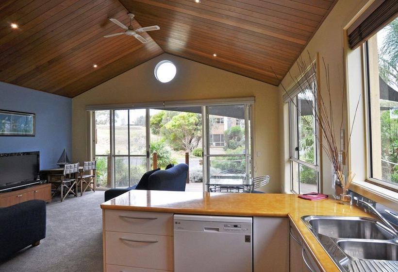 The Sails 8  Linen Included  Central Location