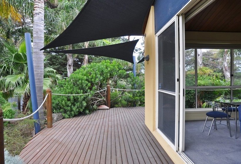 The Sails 8  Linen Included  Central Location