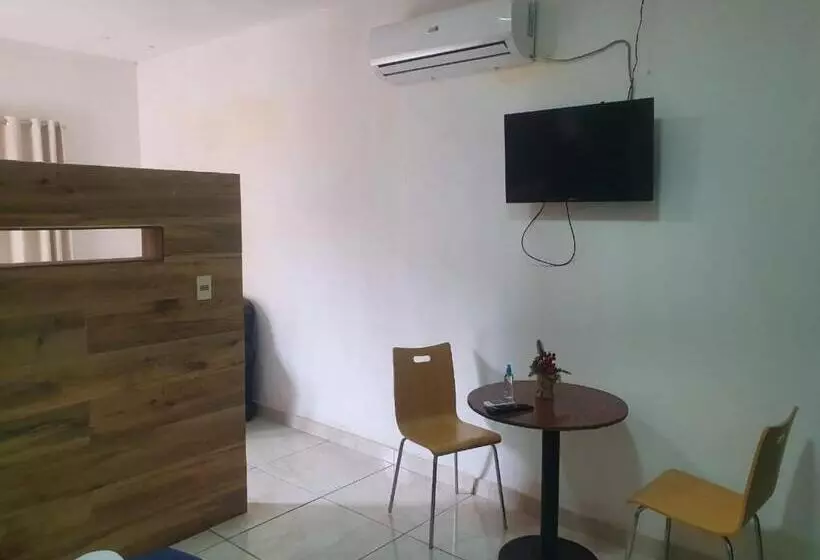 پانسیون Las Salinas Hostal