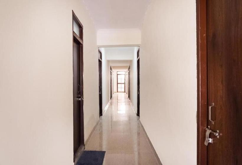 هتل Collection O 62836 Mittal Tower