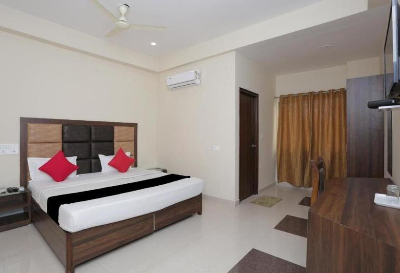 هتل Collection O 62836 Mittal Tower