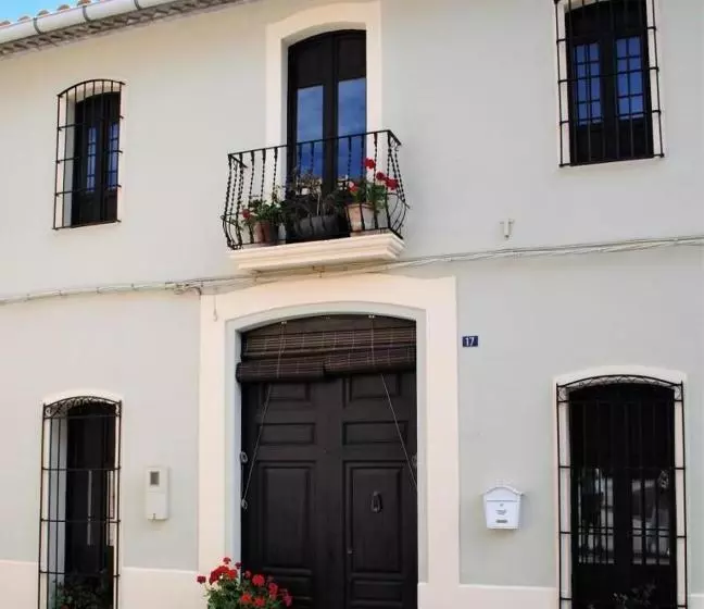 تختخواب و صبحانه The House @ Tormos