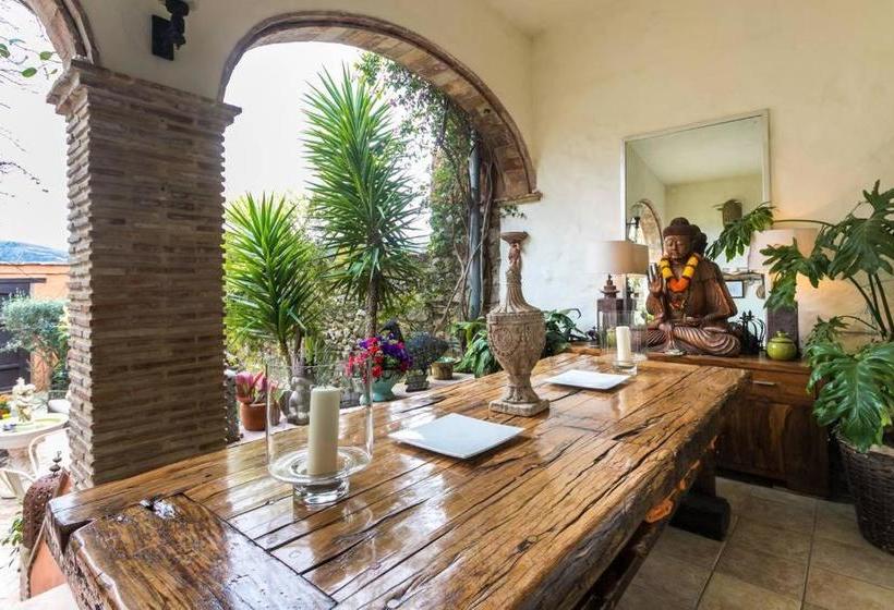 Bed and Breakfast The House @ Tormos