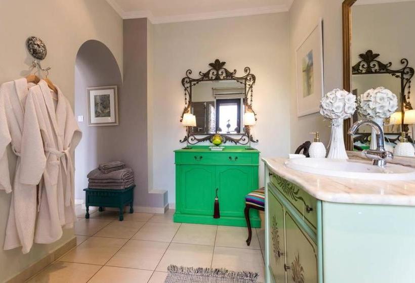 Bed and Breakfast The House @ Tormos