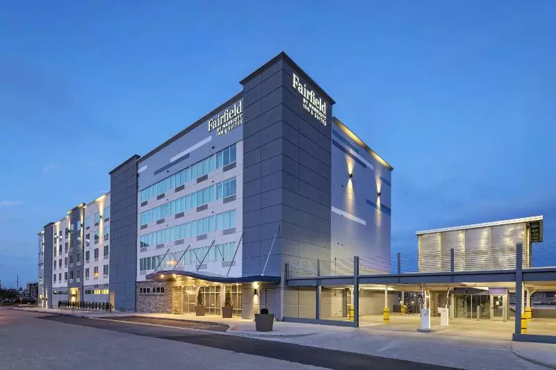 ホテル Fairfield Inn And Suites By Marriott St Louis Downtown
