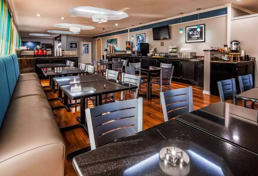 Отель Best Western Post Oak Inn