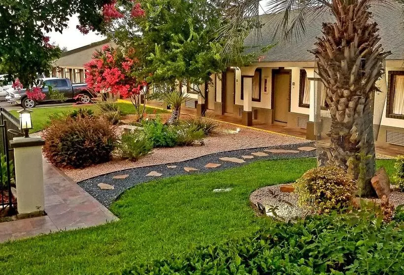 Отель Best Western Post Oak Inn