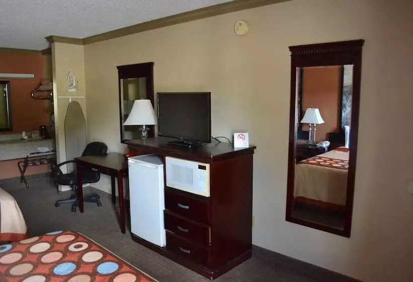 酒店 Hill Country Inn & Suites