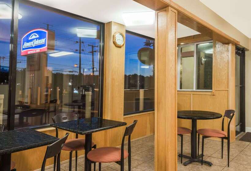 Отель Howard Johnson By Wyndham Rocky Hill