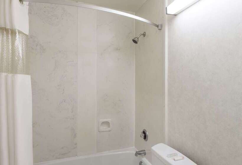 Отель Howard Johnson By Wyndham Rocky Hill