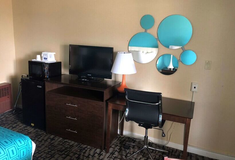 Отель Howard Johnson By Wyndham Rocky Hill