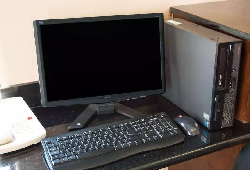 Hotelli Howard Johnson By Wyndham Houston Heights/downtown