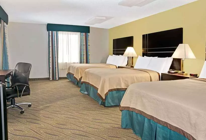 Hotelli Howard Johnson By Wyndham Houston Heights/downtown