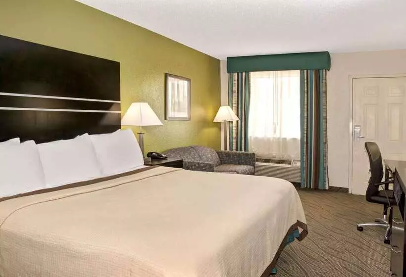 Hotelli Howard Johnson By Wyndham Houston Heights/downtown