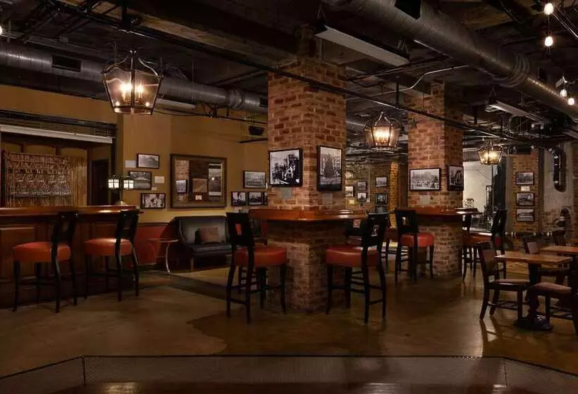 هتل Roanoke & Conference Ctr, Curio Collection By Hilton