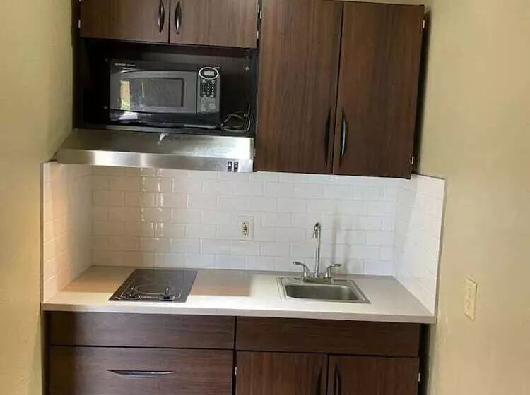 Отель Stratford House Inn And Suites Temple