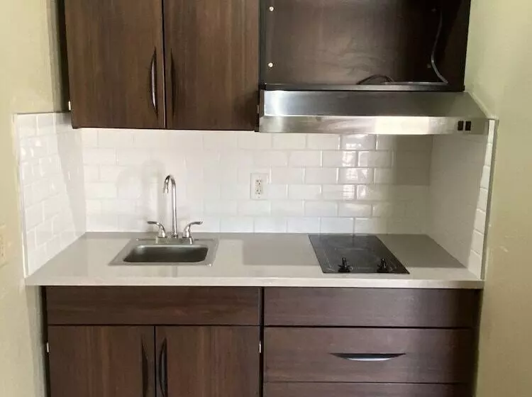 Отель Stratford House Inn And Suites Temple