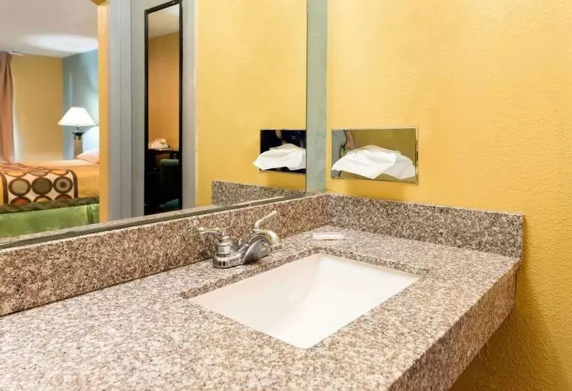 Отель Economy Inn