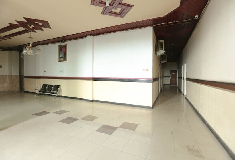 בית מלון כפרי Oyo 2057 Kharisma