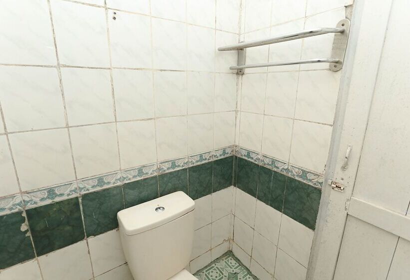 בית מלון כפרי Oyo 2057 Kharisma