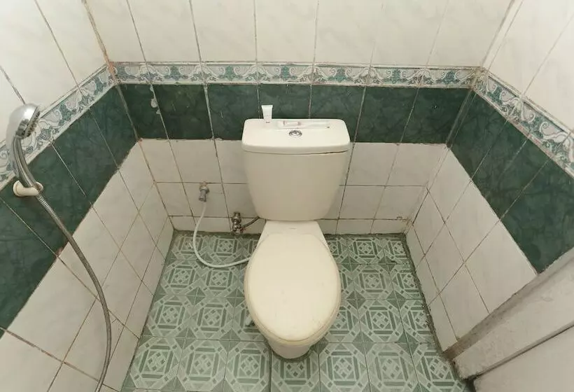 هتل Oyo 2057 Kharisma