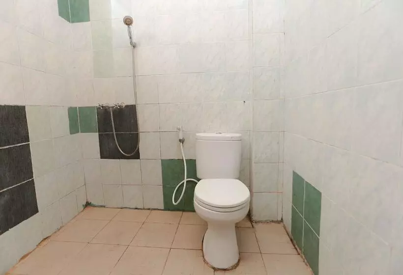 هتل Oyo 2057 Kharisma