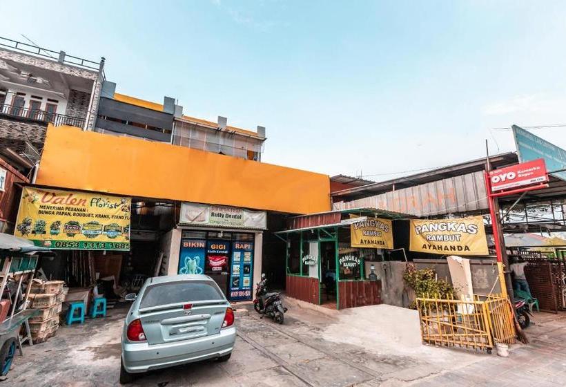 Отель Oyo 2070 Kamarku Bagus