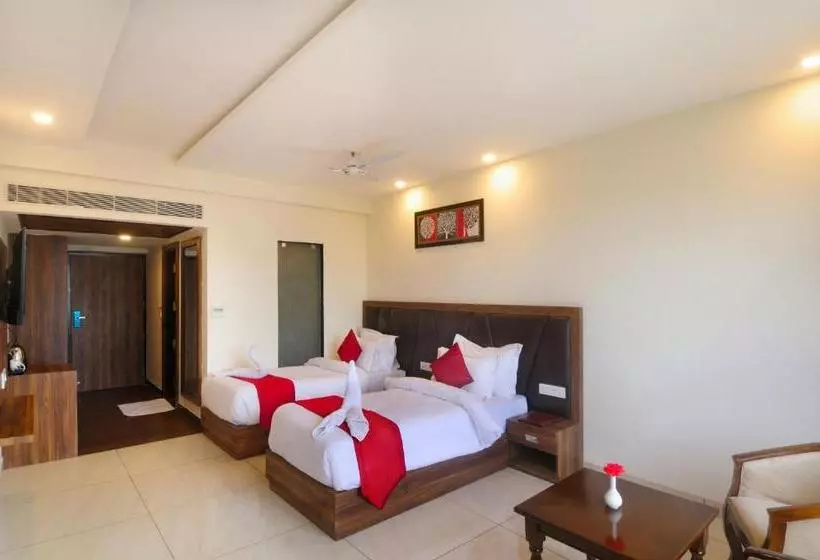 هتل Fab Prime Royal Vrindaban