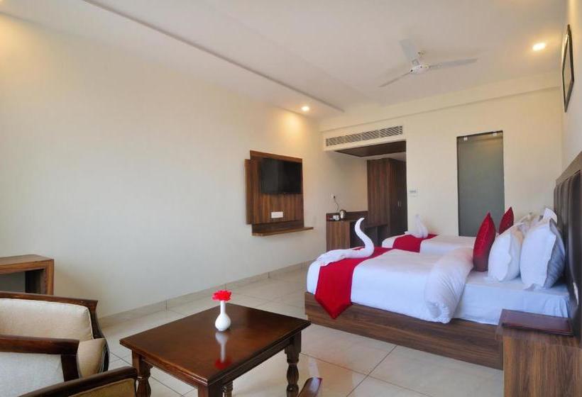 בית מלון כפרי Fab Prime Royal Vrindaban