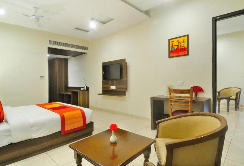 בית מלון כפרי Fab Prime Royal Vrindaban