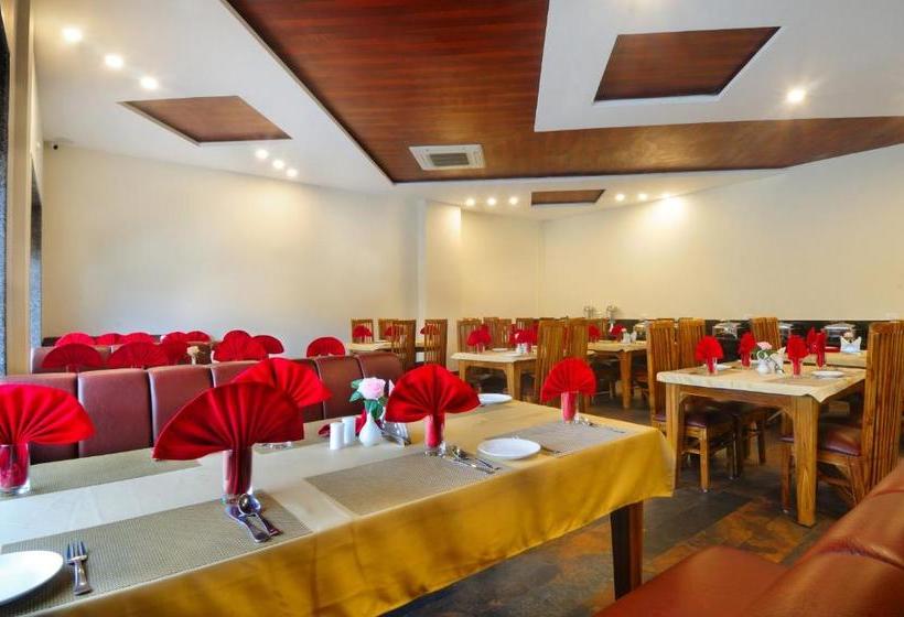 בית מלון כפרי Fab Prime Royal Vrindaban