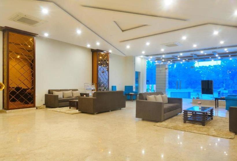 בית מלון כפרי Fab Prime Royal Vrindaban