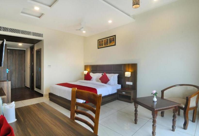 בית מלון כפרי Fab Prime Royal Vrindaban