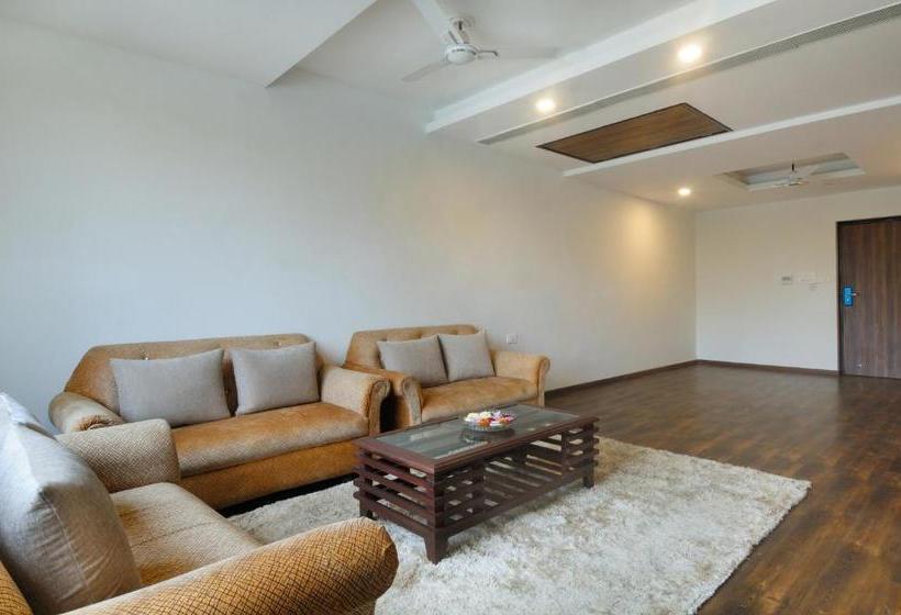 בית מלון כפרי Fab Prime Royal Vrindaban