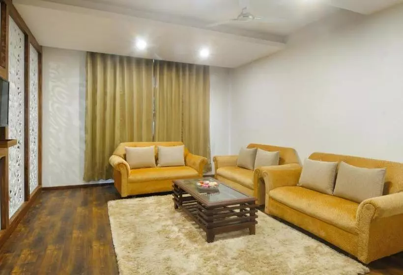 هتل Fab Prime Royal Vrindaban