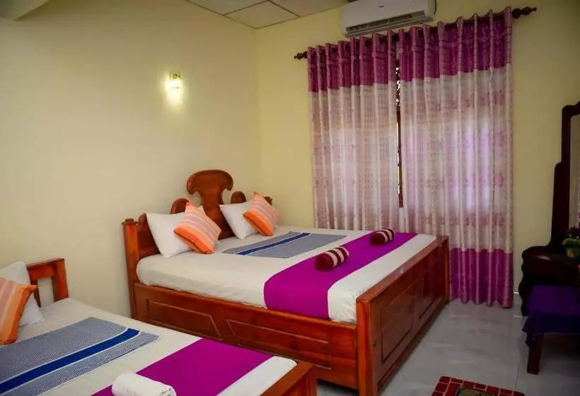 Majatalo Tissa Rainbow Guest & Yala