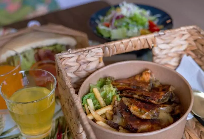 Hotelli Aqua Resort In Chatan