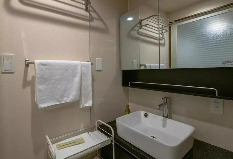 Hotelli Aqua Resort In Chatan