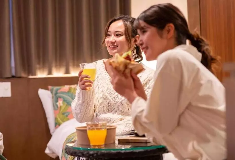 Hotelli Aqua Resort In Chatan