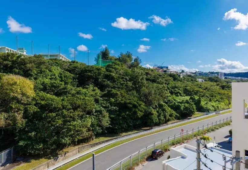 Hotelli Aqua Resort In Chatan