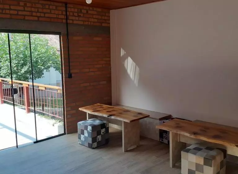 پانسیون Vinicola E Pousada Peculiare