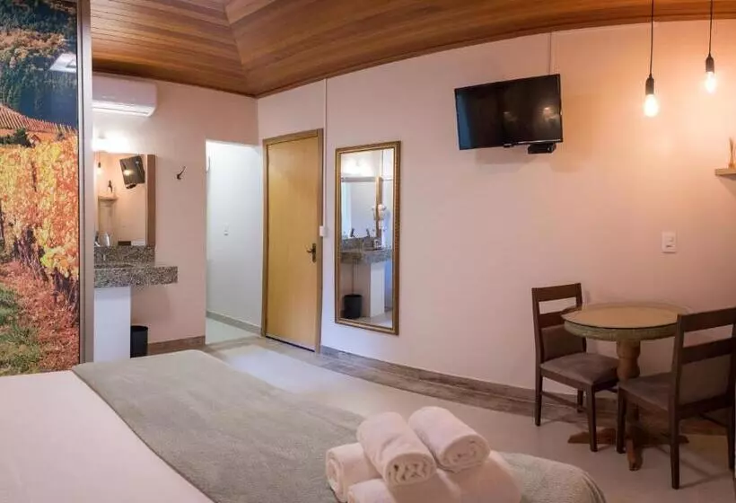 پانسیون Vinicola E Pousada Peculiare