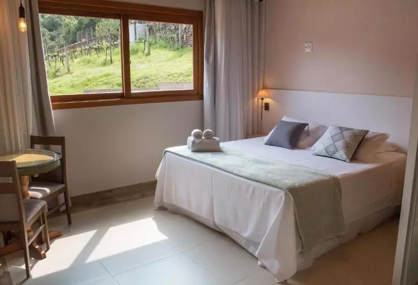 پانسیون Vinicola E Pousada Peculiare