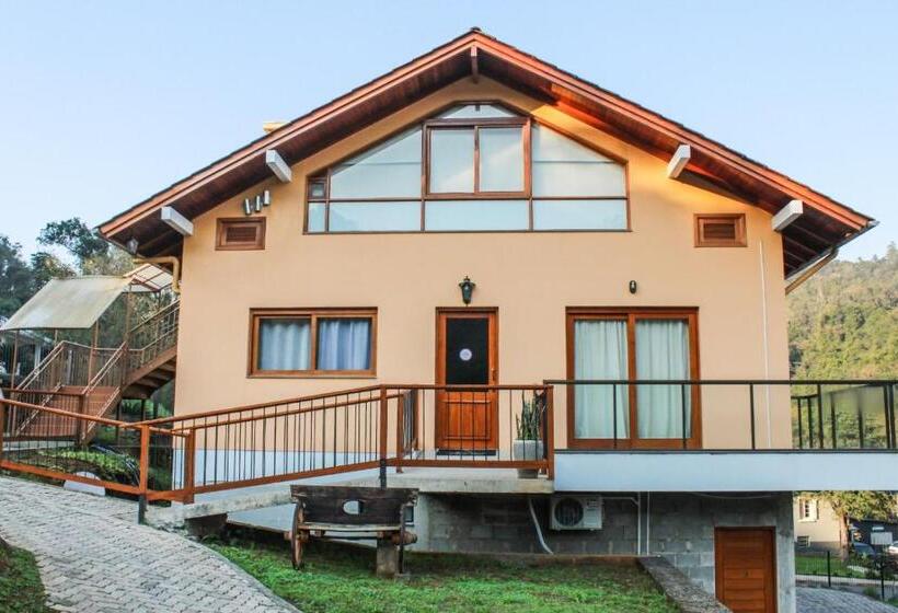 Pension Vinicola E Pousada Peculiare