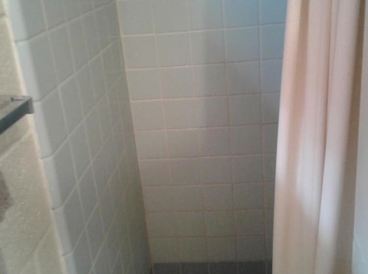 Общежитие Dighton Inn