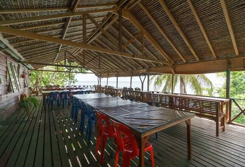 Hotelli Reddoorz Syariah @ Sumur Tiga Beach Sabang