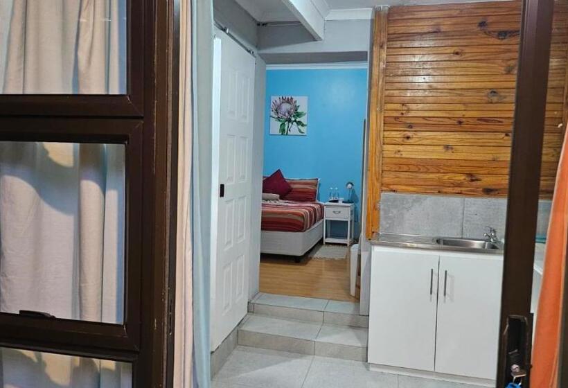 펜션 Zufike Self Catering