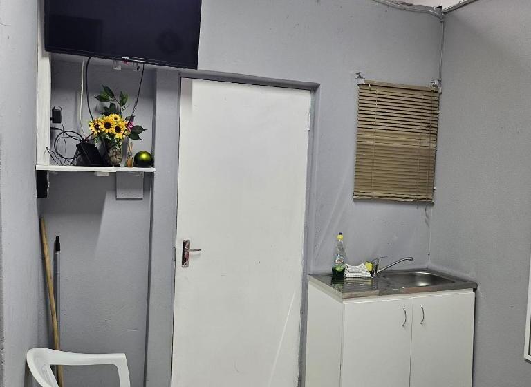 펜션 Zufike Self Catering