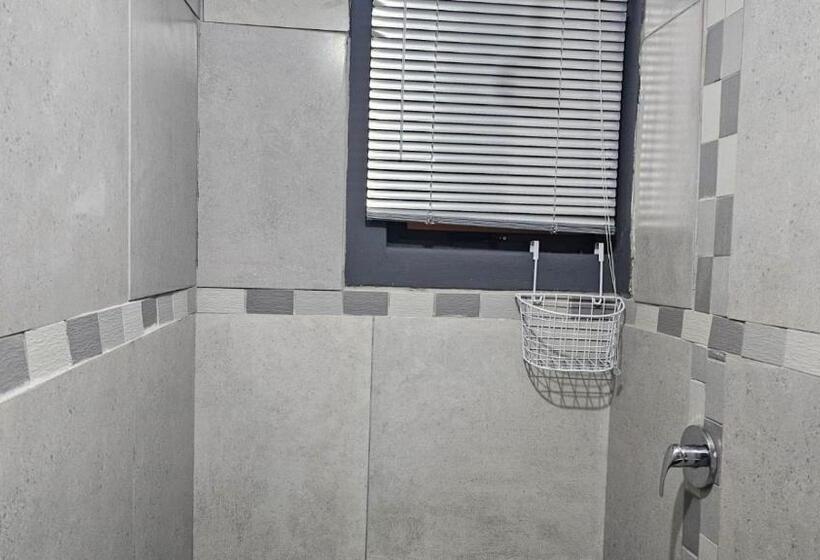 펜션 Zufike Self Catering